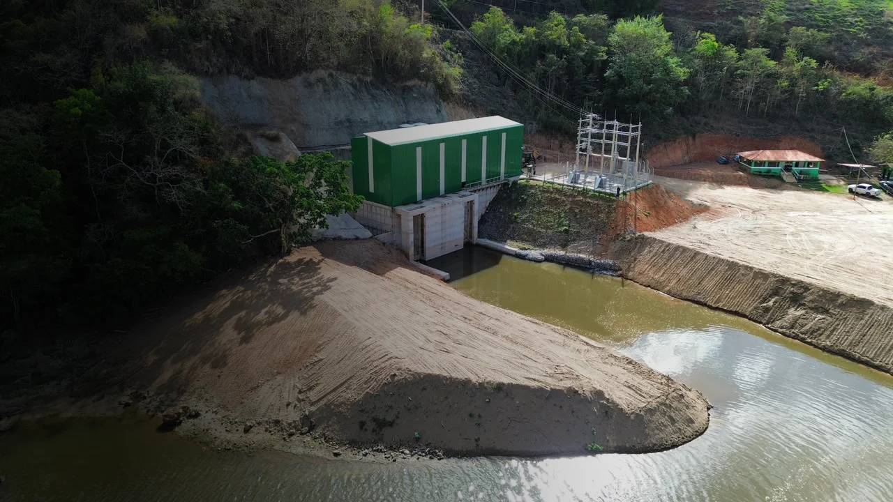 Casa de força e reservatório da CGH Fumaça