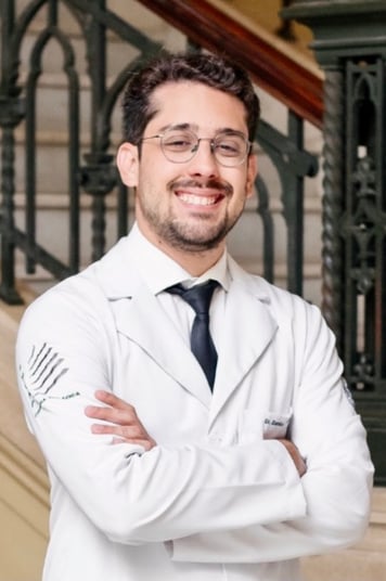 Foto do Dr. Danilo Caribé, cirurgião torácico