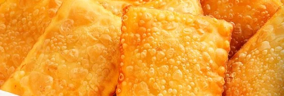 Cesta de pastéis fritos